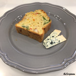 CHEESE DAY - 野菜とブルーチーズのケークサレ