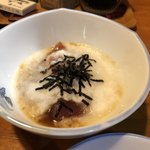 金ちゃん - 桃豚しゃぶしゃぶ(1人前850円)とともに…お通し(マグロの山かけ)