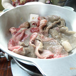 牛銀本店 - 松阪肉の「汐ちり」白醤油、昆布だし、コショウで味付けして食べる