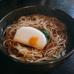 蕎麦酒房 笙 - お昼御前 @1,242円 のお蕎麦。
この日は寒かったのでかけ蕎麦で。