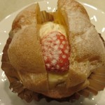 アンデケン - イチゴのシュークリーム