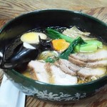 なにや - チャーシュー麺（五色麺）