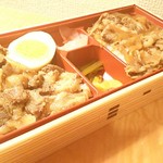 Oomi Suehiro Shino Osakachaya - 近江牛食べ比べ弁当1510円 牛めし近江めし