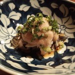 中島町倶楽部 - 焼き霜にした河豚と自然薯、ポン酢で