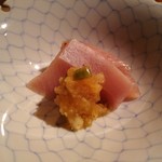 中島町倶楽部 - 塩で締めた鰤、辛み大根と葉山葵添え