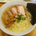 横浜家系ラーメン ぶっちぎり家 - 淡麗らぁめん(塩・カスタム)