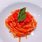 ラ グリーリア - シンプルなトマトソース スパゲッティ
