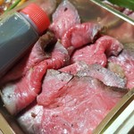 馳走 啐啄一十  - ④仙台牛モモ肉のローストビーフ
      ⑤仙台牛イチボのローストビーフ