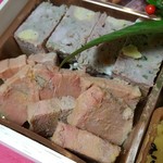 馳走 啐啄一十  - ②豚肉のパテ・ド・カンパーニュ
      ③フォアグラのテリーヌ