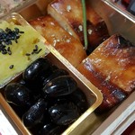 馳走 啐啄一十  - ⑥鰆(山口県産)の照り焼き
      ⑦黒豆(兵庫県丹波産)煮
      ⑧安納芋(鹿児島県種子島産)