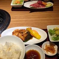 焼肉 しんうち 神楽坂 - 