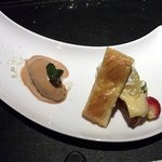 ニューヨークバー・シャンパンダイニング - デザートの前の小さなチーズ盛り合わせ （￥1000）