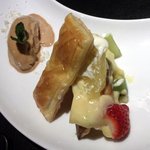 ニューヨークバー・シャンパンダイニング - デザートの前の小さなチーズ盛り合わせ （￥1000）