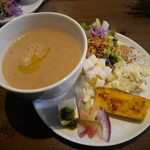 Neki - 里芋とココナッツミルクのスープ玄米のランチプレート　