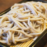 赤坂 蕎介 - 挽きくるみ生粉打ち(十割そば) 1134円