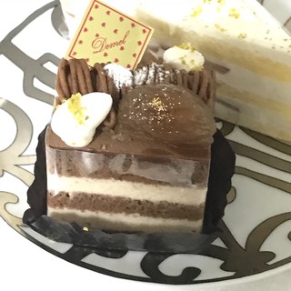 デメル -