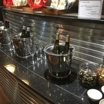 Galleries Club lounge Zone F - 