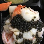 ルール ブルー - 帆立貝、海老のマリネ、キャヴィア飾り