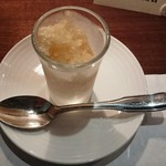 ビストロ　アギャット - 国産有機栽培の黄柚子と生姜のグラニテ