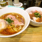 DAIKUMA - 贅沢だしそば　肉ご飯