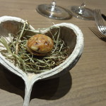 ラチュレ - 熊脛肉と胡桃のケークサレ