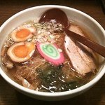 醤油屋 一平 - 特選しろ醤油ラーメン