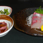 Washokudokoro Tenshou - 刺身 小鉢 香物 (おすすめ定食を構成する一品)
