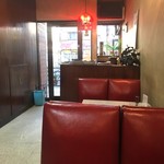 純喫茶ヒロ - テソナイ 赤いソファー♡