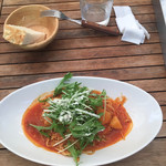 両国テラスカフェ - シラスと水菜ジャガイモのトマトソース生スパゲティーニ