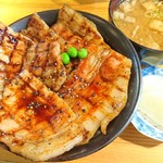 十勝亭 - 本ロース＆バラのMサイズ、690円也