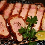 とんかつ マンジェ - 日向あじ豚のLサイズにしました！
      至高のとんかつ盛合せです。