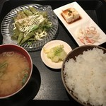 あつあつ亭 - どてやき定食（680円）