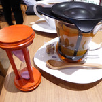 Cafe brunch TAMAGOYA - 紅茶は砂時計ではかる