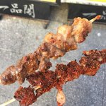 一品閣 - 牛肉串　１２０円　と　羊肉串　１２０円　(2018/01)
