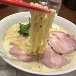 鶏そば専門店 らーめん風見鶏 - リフト
