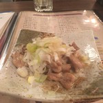 お酒の美術館 - ネギ塩炙りせせり