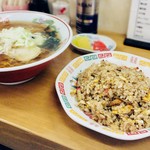 ラーメンなごや - 料理写真:ラーメンチャーハンセット