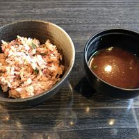 鉄板DINING集 栄店 - ガーリックライスと味噌汁