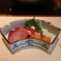 梅の花 横浜スカイビル店 - 鰤、赤身、帆立のいくら添え