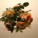 フィオッキ - 信州雪鱒とリコッタのトルテッリ 　そのサルシッチャとクレソン、ヴァニラ風味のバターソース