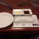 川崎名物 炭火焼肉 食道園 - テーブルセット