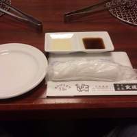 川崎名物 炭火焼肉 食道園 - テーブルセット