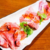 熟成ホルモン・山形牛 炭火焼肉 牛語 - 山形牛クラシタカルビ
