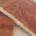 菊水せんべい - 断面