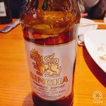 タイ居酒屋 トンタイ - シンハービール、三本頼むと四本目がタダに！