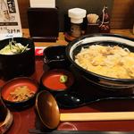 杵屋 - 王さんの卵とじうどんと御飯定食。