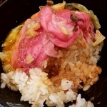 ローストビーフ大野 - ご飯にもタレがしみこんでいて美味しい