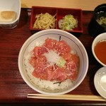 ひよく亭　まぐろ丼