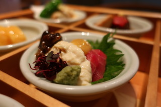 豆まる - 漬け鮪と生湯葉 芥子酢味噌仕立て