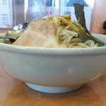 麺や天鳳 - サイドビュー